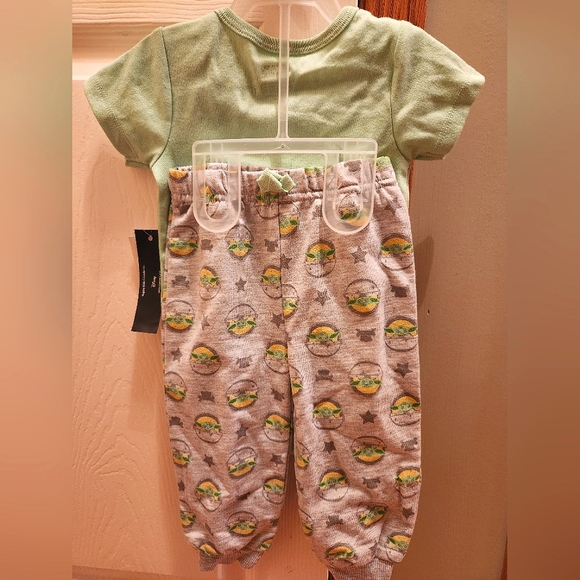 NWT Star Wars Baby Yoda 2 Piece Set for 9 - 12 Month Old Baby - Picture 2 of 2